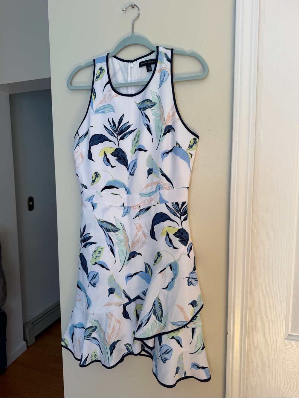NWOT Banana Republic Floral Ruffle Wrap Crewneck Dress Size 6